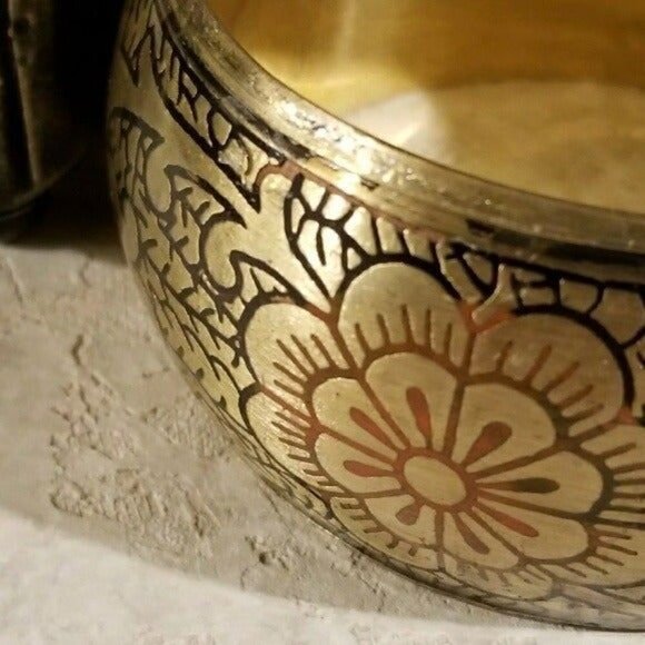 Carved Lotus Flower India Brass Bangle - Picture 5 of 7